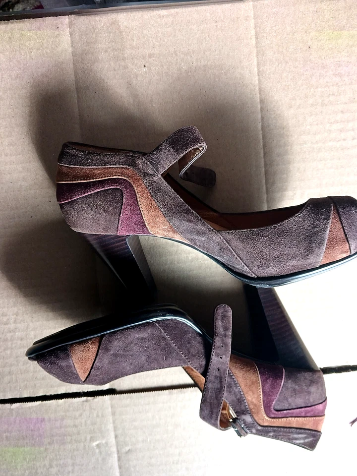 SOFFI Women's,Sz.9.Elegant,Formal,Open Toe Shoe,Velour Leather,Suede Soft sole - Image 1 of 4