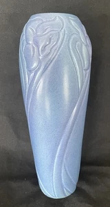 VAN BRIGGLE Blue Daffodil Art Pottery Vase 9.0”H SIGNED - Photo 1/7