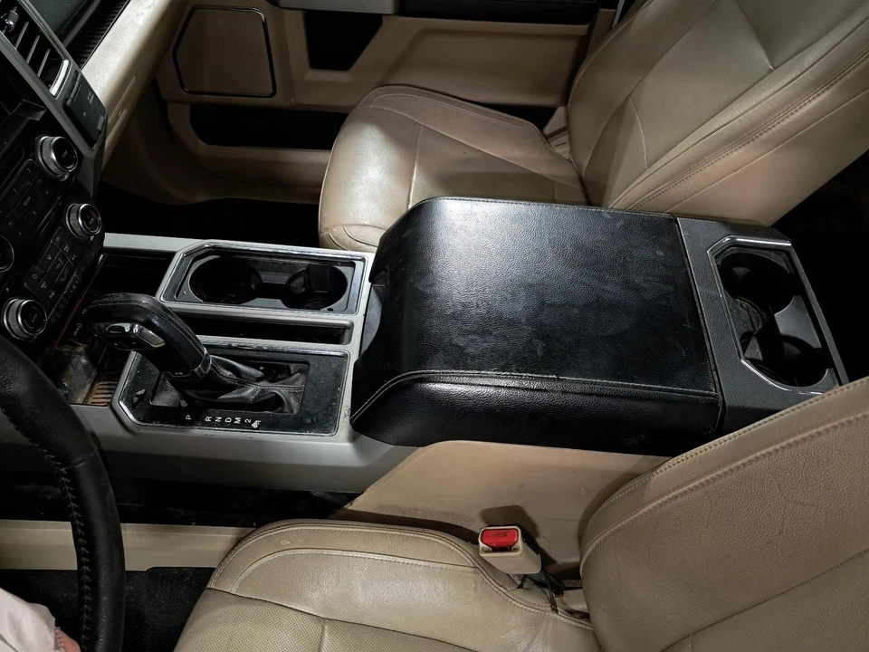 Guantera usada se adapta a: Ford F150 2015 camioneta grado A Foto 1 de 4