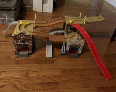 Tomy Disney 皮克斯汽车 Tomica 动作课程 散热器 弹簧 罕见 不完整 — 第 1/4 张图片