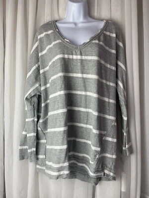 Umgee Women Size Large Gray Striped V Neck Oversized Sweater Top Long Sleeve - Image 1 of 4