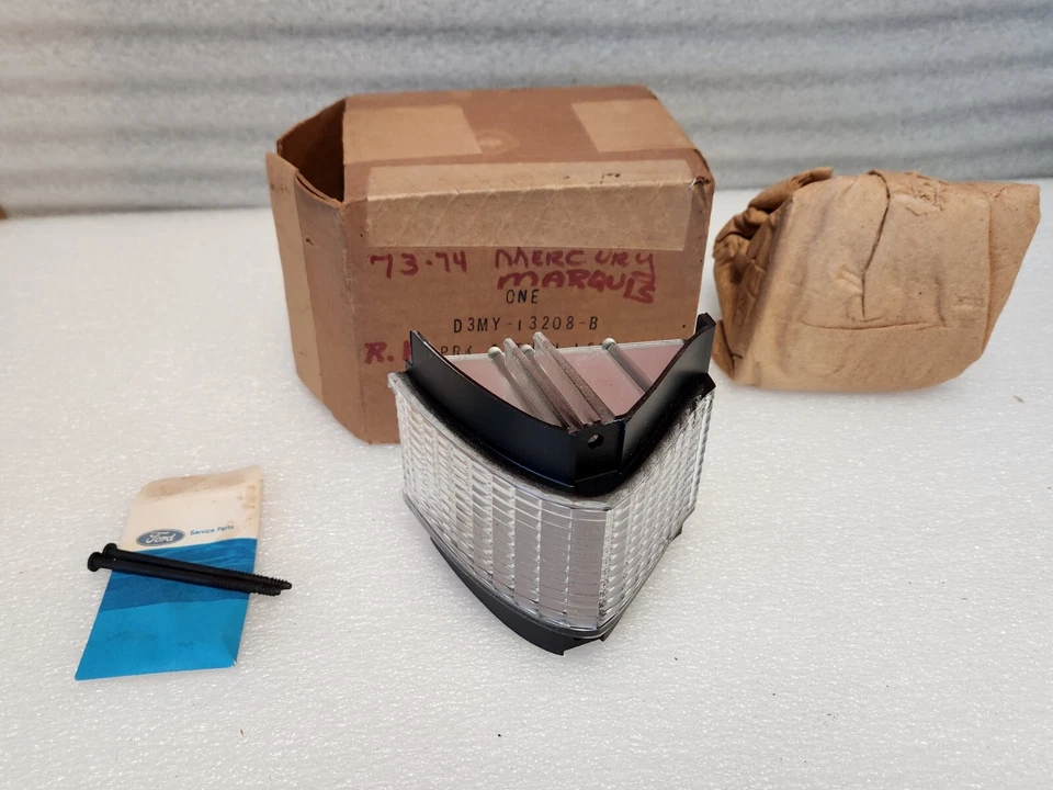NOS 1973 1974 Mercury Marquis Brougham Colony Park RH PARKING LAMP LIGHT LENS - Image 1 of 4