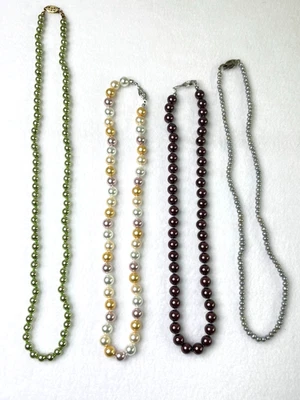 Lote Collares Perla Cultivada/4 Verde 23"-Borgoña 18"- Multicolor 18"- Gris 19" Foto 1 de 4