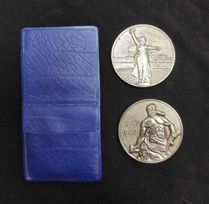2 Russian Soviet Table Medal Stalingrad Battle Anniversary Volgograd USSR + Case - Picture 1 of 3