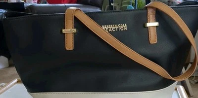 Cartera/bolso de mano Kenneth Cole azul y crema imitación cuero/vinilo cierre a presión Foto 1 de 4