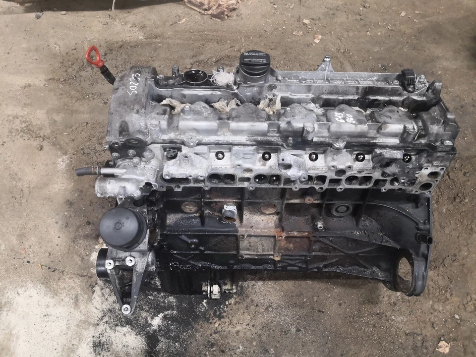 Motor MERCEDES-BENZ S 320 CDI W220 desnudo 613.960 3.2 diésel 145kw 2001 Foto 1 de 4