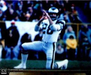BILL BRADLEY UNSIGNED EAGLES 8X10 PHOTO #2 - Picture 1 of 1