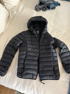 Chaqueta acolchada con capucha negra embalable ROOTS talla S Foto 1 de 2