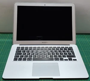 Apple Macbook Air 13 2015 (A1466) Intel i5 8GB DDR3, 128GB SSD, AZERTY Fr _1.9_2 - Bild 1 von 22