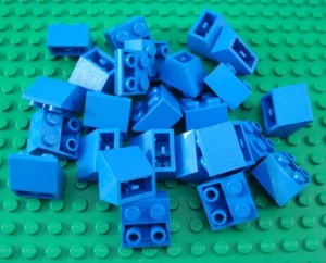 LEGO Lot of 25 Blue 2x2 Inverted Slopes - Picture 1 of 1