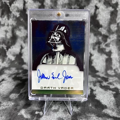 2001 Topps Star Wars Evolution James Earl Jones Autograph Darth Vader Card Mint - Image 1 of 4
