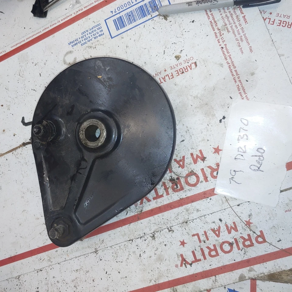 Suzuki DR370 1979 buje de freno trasero redo Foto 1 de 4