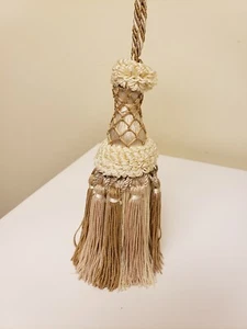 3 GORGEOUS 7" DECORATIVE FRENCH KEY TASSELS IN IVORY AND BEIGE CURTAIN TRIM - Picture 1 of 9