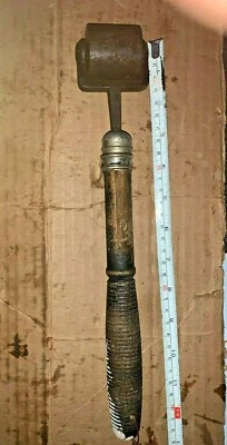 MANGO DE MADERA CON RODILLO Y VIM DE METAL ANTIGUO  Foto 1 de 4