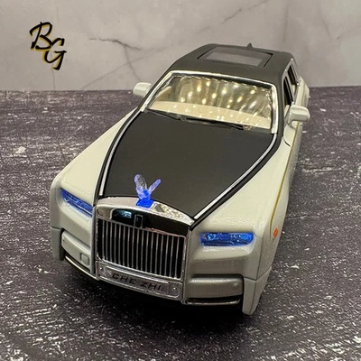 2017/2025 Rolls Royce - Phantom VIII- 1:24 Scale Diecast Model - Black/White - Image 1 of 4