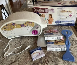 New EasyBake Baking Star Edition Ultimate Oven Toy - E6120 - Picture 1 of 4