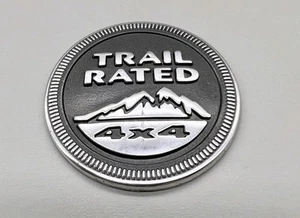 OEM (1)🔥Jeep Trail Clasificado 4x4 Guardabarros Emblema Insignia Calcomanía Logo Stock de fábrica - Imagen 1 de 3