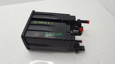 Bote de carbón de vapor de combustible Infiniti Q40 2015 sedán Foto 1 de 4