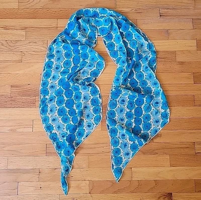 Ann Taylor Seda Gasa Asimétrica Rectángulo Bufanda Azul Abstracto Rosas Preppy Foto 1 de 4