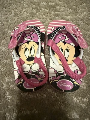 minnie mouse flip flops Size 5/6 - Image 1 of 4