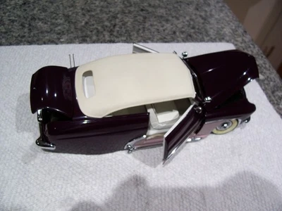 Coche modelo fundido a presión Danbury 1950 Mercury personalizado escala 1:24 como nuevo sin caja púrpura Foto 1 de 4