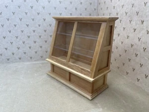Dollhouse 1:12 Scale Miniature Store Display Case Great For Cakes! - Picture 1 of 9