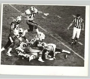 VINTAGE FOOTBALL MIAMI Dolphins vs BUFFALO Bills 1982 Sports Press Photo - Picture 1 of 2