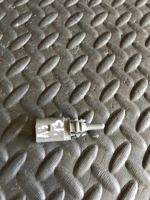 Audi A3 Temperature Sensor 8Z0820535A Genuine / 2013 Year - Imagen 1 de 4