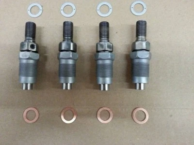 Juego de 4 inyectores de combustible Kubota V1903 usados/reconstruidos 16454-53900, 16454-53905 Foto 1 de 2