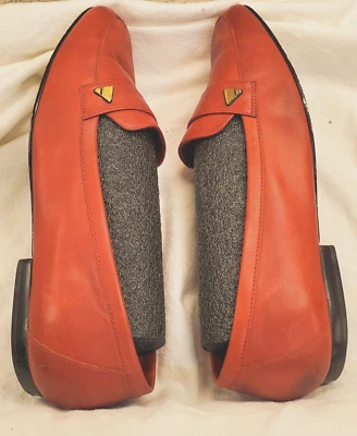 Vintage LIZ CLAIBORNE Women's Red Flats Size 8 Loafers Leather Slip On Shoes - Image 1 of 4