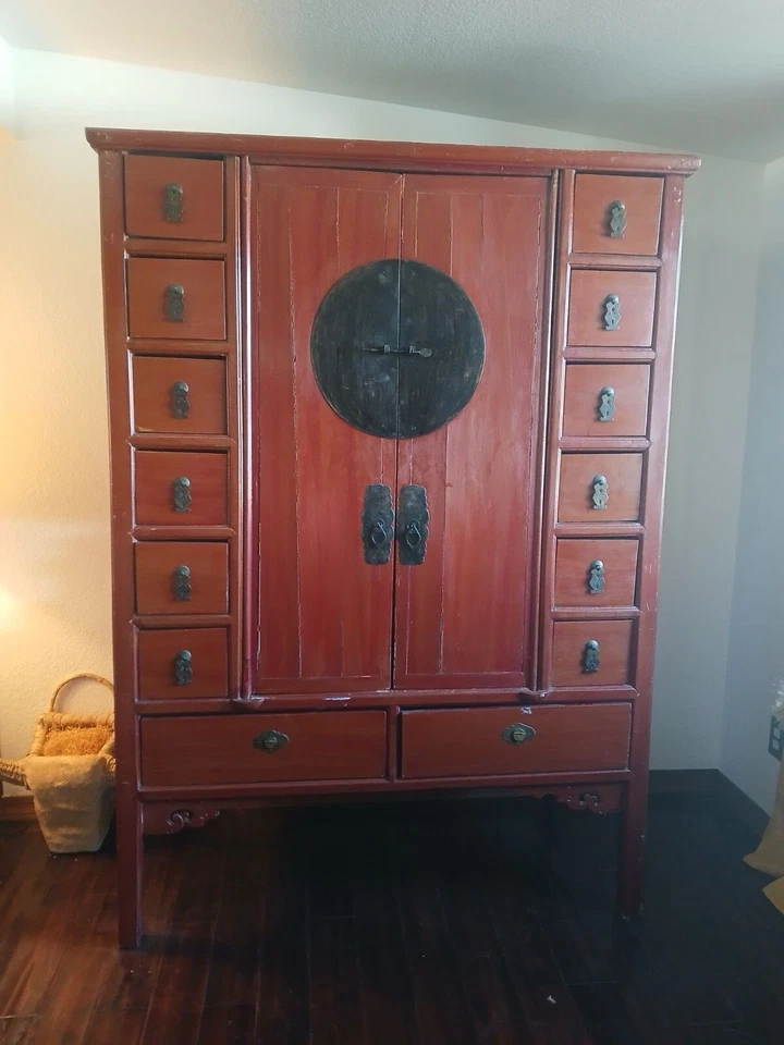 Armario de gabinete rojo chino del siglo XIX Foto 1 de 3