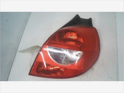 Feu arrière droit occasion RENAULT CLIO III Phase 1 - 1.5 DCI 70ch - - Immagine 1 di 3
