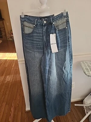 Jeans azul com recorte perna larga folgada quase famosa tamanho 5 - Imagem 1 de 4