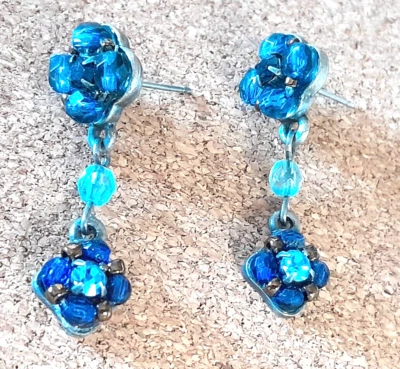 Pendientes colgantes vintage de diamantes de imitación azules de 1" estilo victoriano de los años 80 Foto 1 de 2