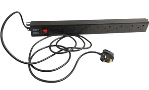 PDU 8 voies UK horizontal 19 pouces montage en rack avec supports rack - Photo 1/3
