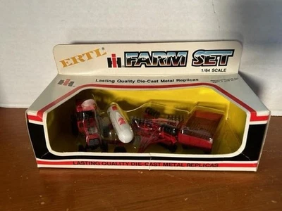 VINTAGE RARE ERTL 1/64 SCALE IH FARM SET MADE IN KOREA #1859 FOUR PIECES NEW BOX - Image 1 of 4