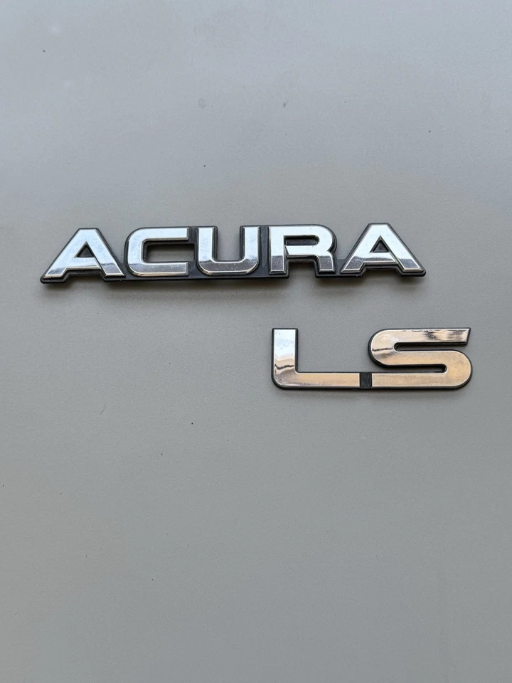 Emblema de maletero Acura Integra LS 1990-1991 OEM Foto 1 de 1