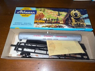 Athearn HO Scale Kit#1524 GENERAL DYNAMICS CORP. 62’ Tank Car LCIX 3002.  NOS - Image 1 of 3