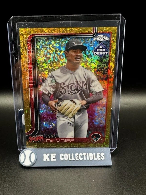 2025 Topps Pro Debut - Chrome Leo De Vries #PDC-17 Gold Mini-Diamond... - Image 1 of 3