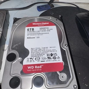 Disco duro Western Digital rojo (WD60EFAX) 6 TB 3,5" SATA 5,4 K, 256 MB INTELIGENTE PROBADO 100 % - Imagen 1 de 3