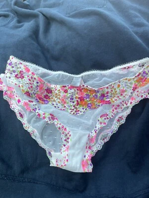 Bikini vintage Victoria's Secret talla pequeña encaje bragas nuevo Foto 1 de 4