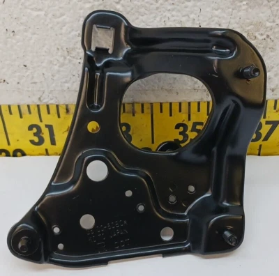 Nuevo Soporte Lente OEM + Montaje Carcasa 35341-60B01/96065342 1989-94 Suzuki Swift (906 Foto 1 de 4