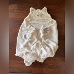 White Hooded Cat Blanket Poncho – Soft Plush Wearable Throw with Ears - Picture 1 of 3