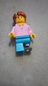 Lego 10326 Natural History Museum Natural History Museum Visitor minifigure - Picture 1 of 1