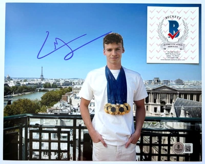 FOTO 8X10 FIRMADA POR LEÓN MARCHAND 2024 OLÍMPICOS DE PARÍS NATACIÓN FRANCIA GOLD BAS Foto 1 de 2