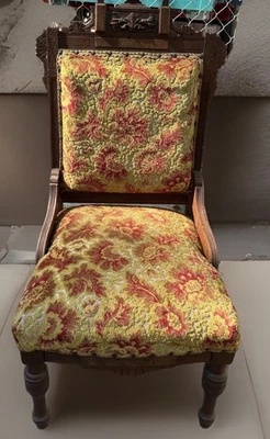 Silla de salón antigua victoriana estilo Eastlake tallada silla lateral Foto 1 de 4