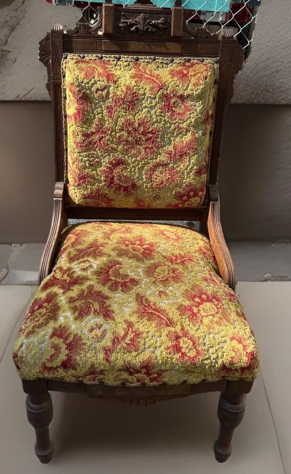 Silla de salón antigua victoriana estilo Eastlake tallada silla lateral Foto 1 de 4