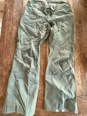 Pantalones para mujer Arc'Teryx Sentinel LT Gore-Tex 14 Boxcar verde snowboard esquí nieve Foto 1 de 4