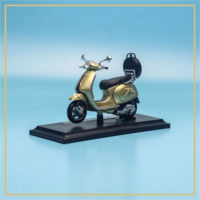 Maisto Custom Vespa Primavera 150 75th Anniversary Edition Motorcycle Bike 1:18 - Image 1 of 4