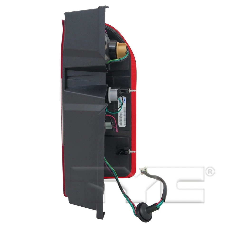 Conjunto de luces traseras TYC 11-6610-00 para Nissan NV1500 NV2500 NV3500 12-18 Foto 1 de 4